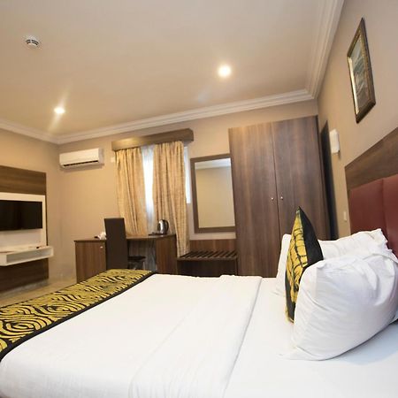 Visa Karena Hotels Port Harcourt Buitenkant foto