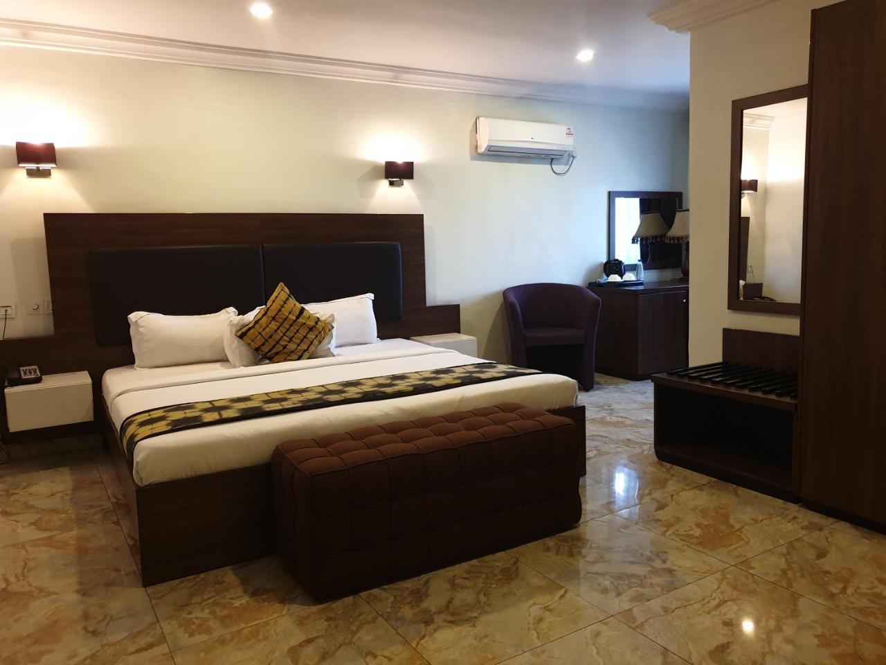 Visa Karena Hotels Port Harcourt Buitenkant foto