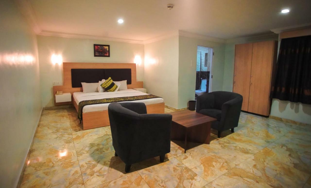 Visa Karena Hotels Port Harcourt Buitenkant foto