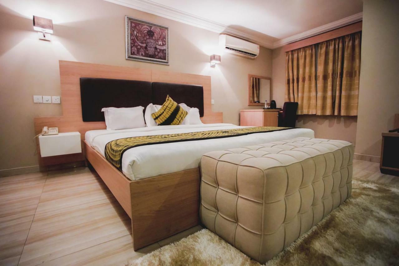 Visa Karena Hotels Port Harcourt Buitenkant foto